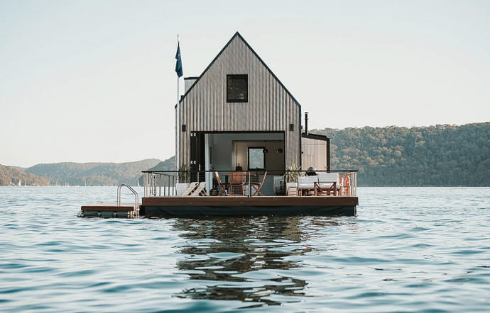 Airbnb : seul au monde au large de Sydney dans une villa flottante