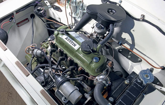 La Moke est équipée d’un moteur Cooper de 998 cm3.