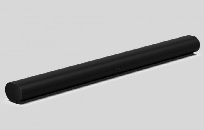 La barre de son Arc remplace la Playbase et Playbar. Elle est déjà en précommande sur le site de Sonos, 899 €.