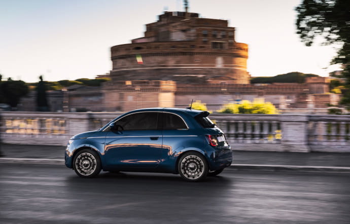 Fiat 500 électrique, du cabriolet à la « berline » trois portes