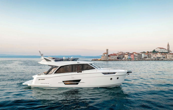 5 vedettes à flybridge européennes – Greenline 45 Fly