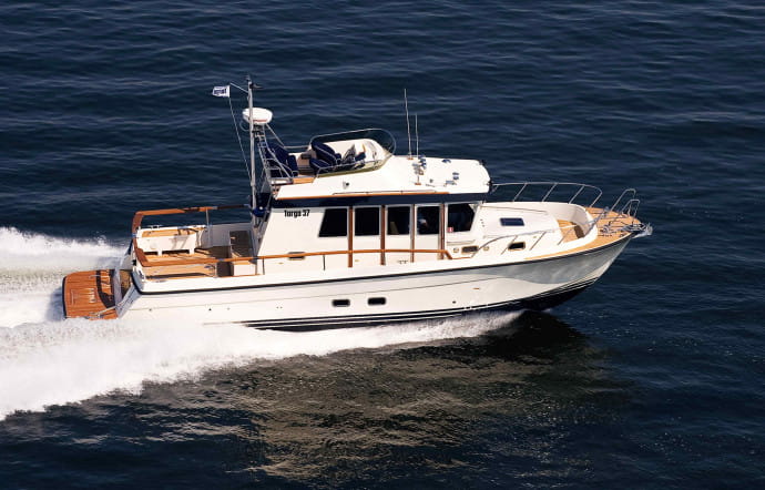 5 vedettes à flybridge européennes – Targa 37 Fly