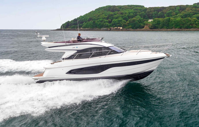 5 vedettes à flybridge européennes – Princess F45