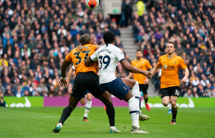 Les blancs de Tottenham affrontaient les jaunes de Wolverhampton le 1er mars dernier.