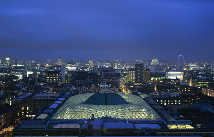 En 2000, Norman Foster a coiffé le British Museum d’une immense verrière.