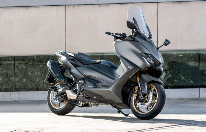 Le TMAX revient plus sûr et toujours mieux adapté à son rôle de navette.
