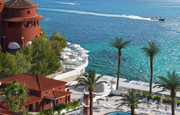 Avenue Princesse-Grace. Tél. +33 (0)4 93 28 66 66. www.montecarlosbm.com / www.relaisetchateaux.com