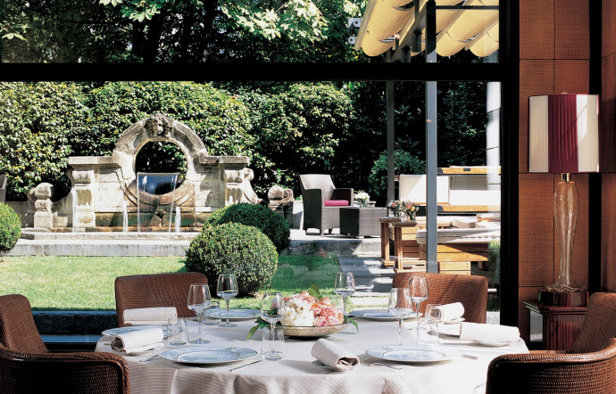 Dans un cadre cosy, ouvert sur le jardin, la table de l’Acanto est une véritable ode à la cuisine italienne.