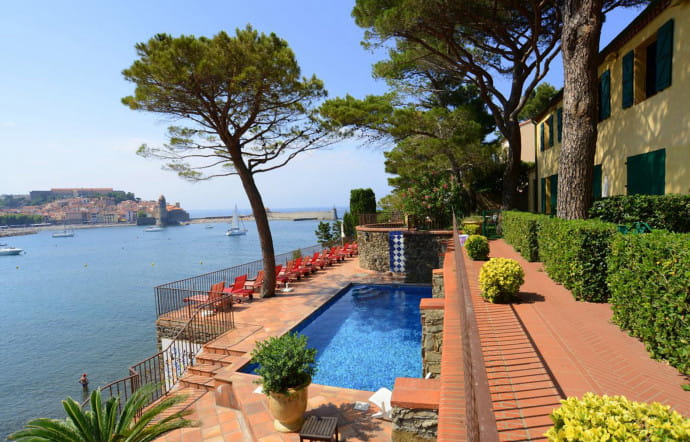 Route de Port-Vendres. Tél. +33 (0)4 68 82 05 07. www.relaisdestroismas.com