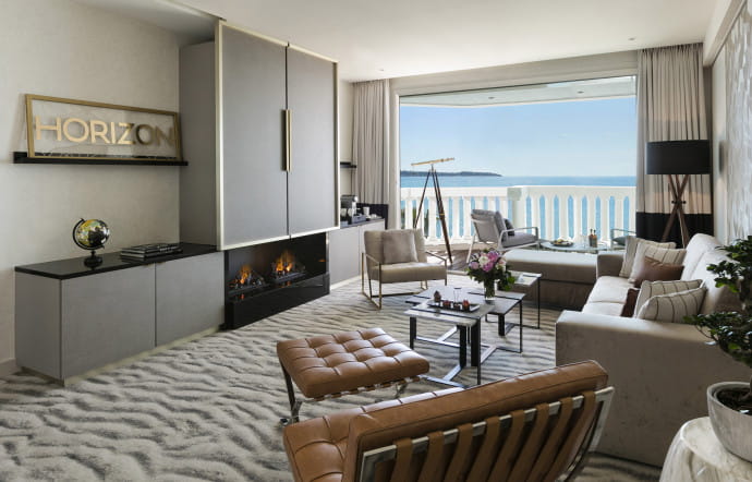 10, la Croisette. Tél. +33 (0)4 92 98 77 00. www.hotelsbarriere.com / www.lhw.com