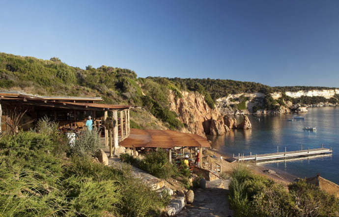 Domaine de Pozzoniello. Tél. +33 (0)4 95 73 05 58. www.ucapubiancu.com