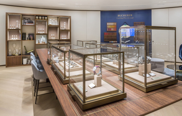Le flagship parisien de l’enseigne horlogère helvète est la plus grande boutique de montres et bijoux du monde.