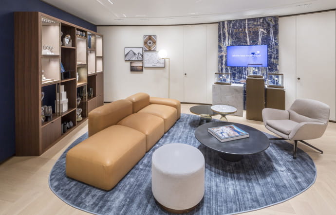 12, boulevard des Capucines (Paris 9e), tél. +33 1 70 99 18 88, www.bucherer.com.