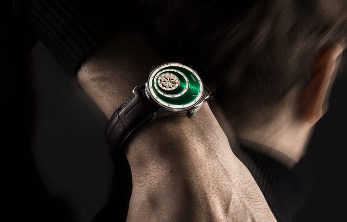 Les Matinaux, Vert soleillé, montre en acier automatique, développée et fabriquée en Suisse. Trilobe, 7800 €.