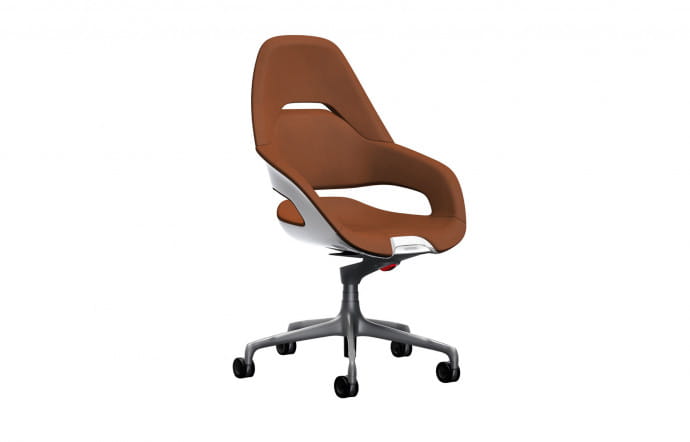 Poltrona Frau, à partir de 9 150 €.