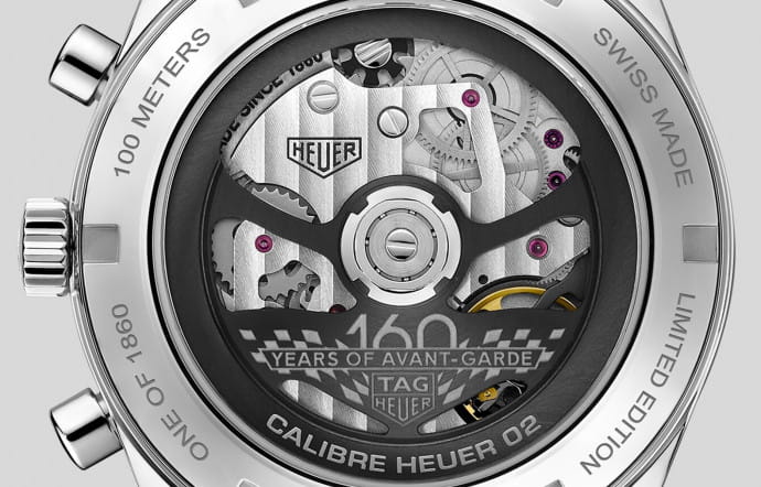 Tag Heuer Carrera, boîtier 39 mm en acier, mouvement mécanique à remontage Automatique Manufacture Heuer 02, bracelet en alligator, édition limitée à 1 860 exemplaires pour les 160 ans de la maison Tag Heuer. 6 100 €.