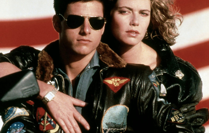 Dans Top Gun (1986), Kelly McGillis arbore fièrement une Panthère de Cartier au côté de Tom Cruise.