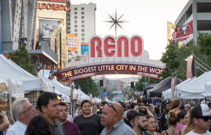 Reno est surnommée « la petite ville la plus grande du monde ».