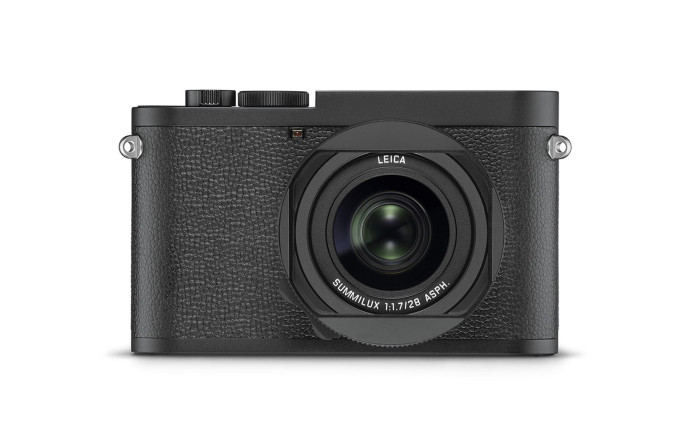 Leica, 5 590 €.