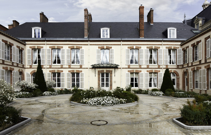 La maison Belle-Epoque, propriété de Perrier-Jouët à Epernay, dispose de la plus grande collection privée d’Art Nouveau en France.