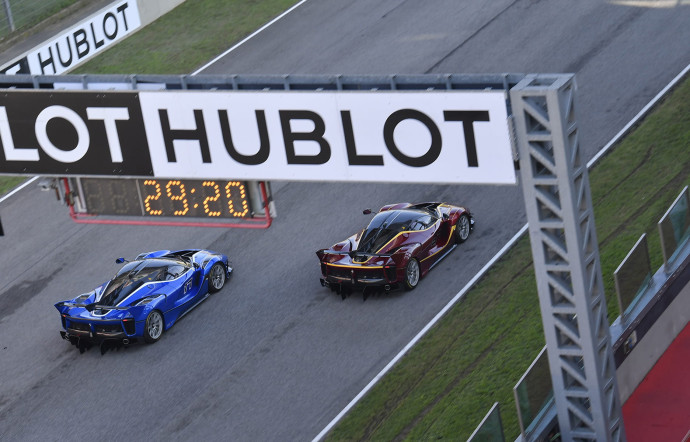 Hublot est partenaire de la marque Ferrari depuis 2011 (ici, les Finali Mondiali). – Sports mécaniques : l’horlogerie en pole position