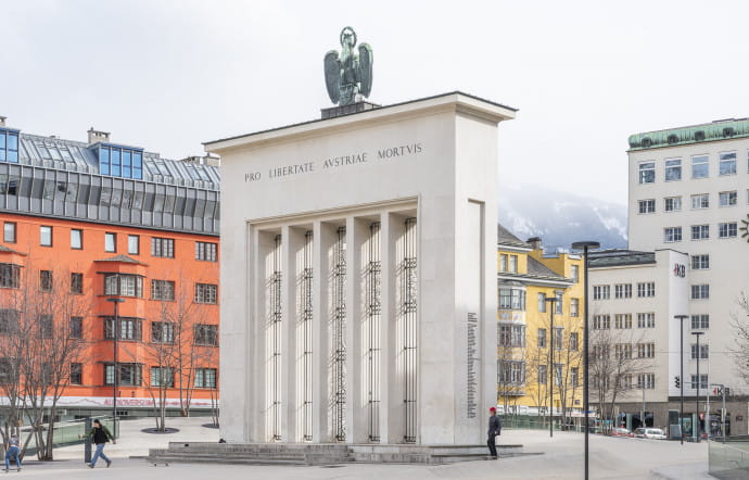 Landhausplatz;