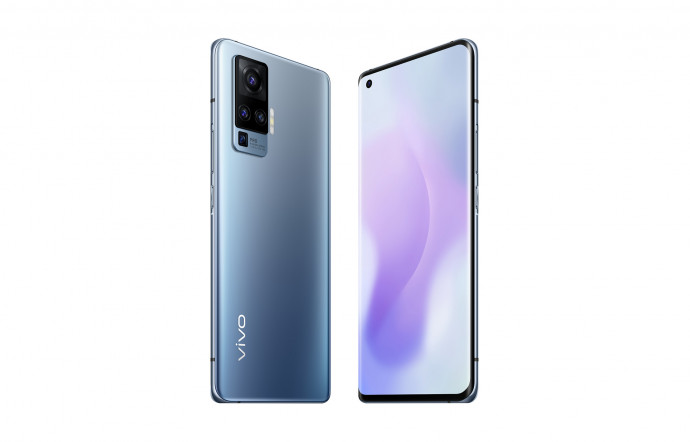 X51, 699 €, Vivo.