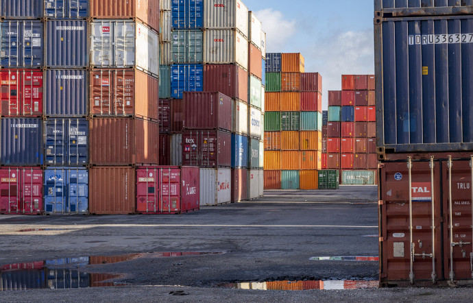 Le port du Havre s’efforce de se maintenir dans le classement européen. Il demeure le 1er port français pour l’activité conteneurs.