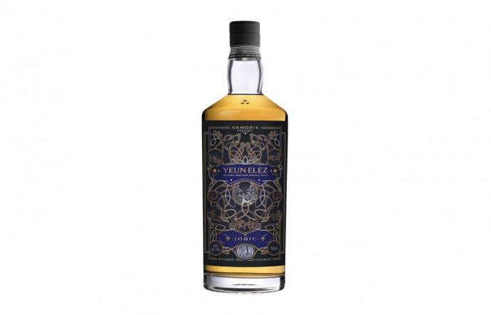 La distillerie vient de lancer Yeun Elez, son nouveau whisky tourbé. Confectionné à partir de malt écossais, il garde les accents fruités et épicés propres à Armorik. www.distillerie-warenghem.bzh