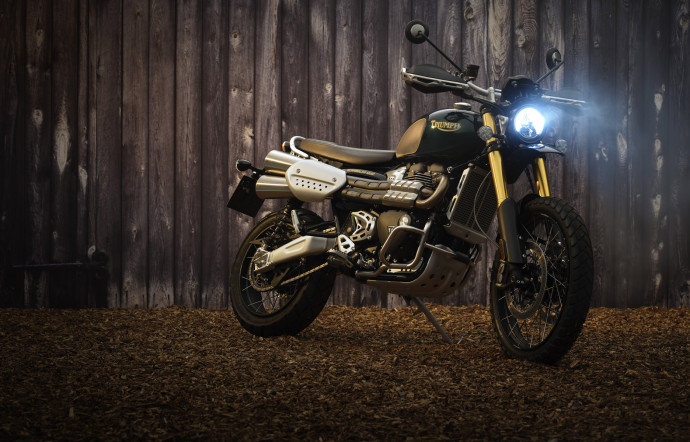 moto-triumph-scrambler-1200-steve-mcqueen-edition-limitee-1-56