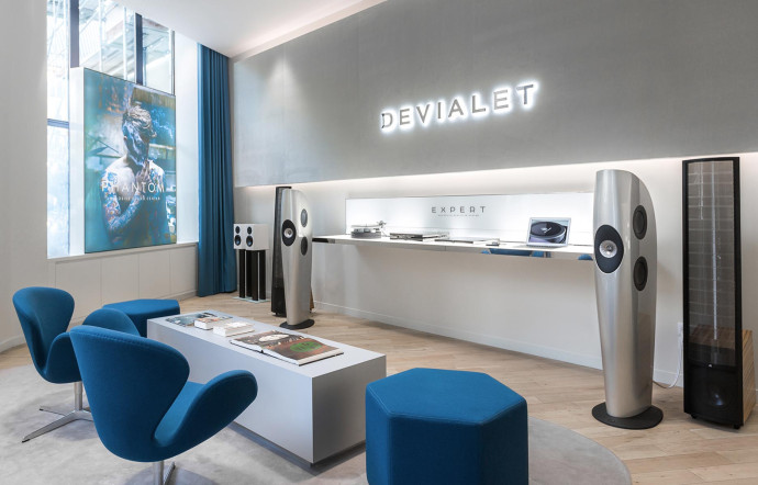 Le showroom de Devialet est situé rue Réaumur, à Paris. Créée en 2007, l’entreprise est réputée pour ses enceintes haut de gamme.