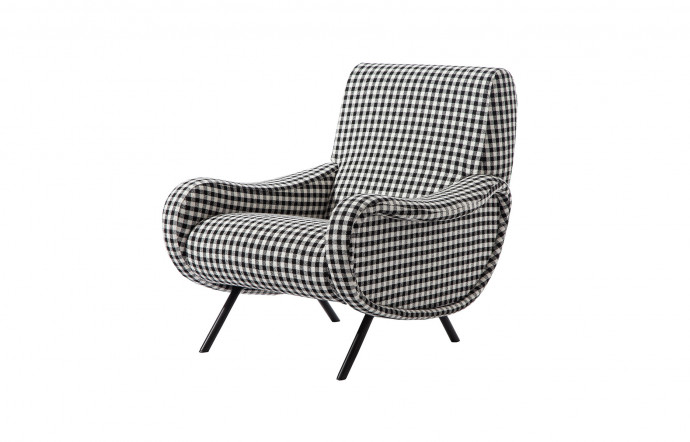 Cassina, à partir de 2 840 €.