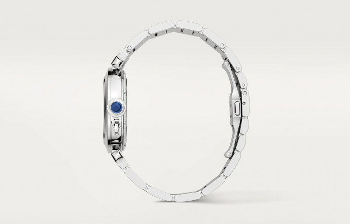 Pasha de Cartier, boîtier de 41 mm en acier (mais aussi en or rose, or jaune ou pavé de diamants), calibre manufacture automatique 1847 MC, guichet date à 4 heures, réserve de marche de 40 heures, étanche à 100 m, bracelet interchangeable en cuir, en acier ou en or. À partir de 6 750 € avec boîtier de 41 mm en acier et de 6 250 € en 35 mm.