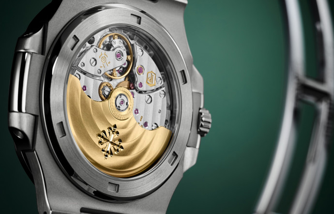 La Patek Philippe Nautilus 5711/1A-014 et son cadran vert olive, une couleur inédite pour la montre culte de la manufacture suisse.