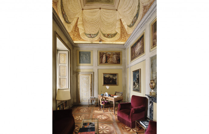 Construite au bord du lac de Côme, la Villa d’Este est un palais Renaissance du XVIe siècle, devenu un palace en 1873.