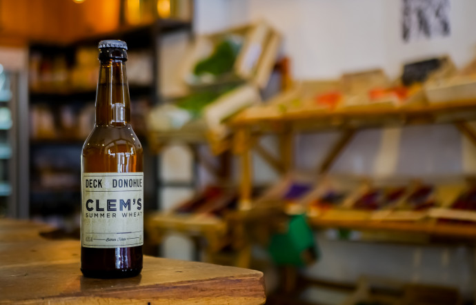 La Clem’s, d’où est partie l’idée des étiquettes personnalisées par Deck & Donohue.