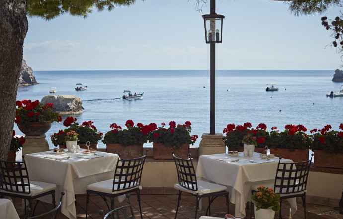 Belmond Villa Sant’Andrea. Via Nazionale, 137. Tél. +39 0942 6271200. belmond.com