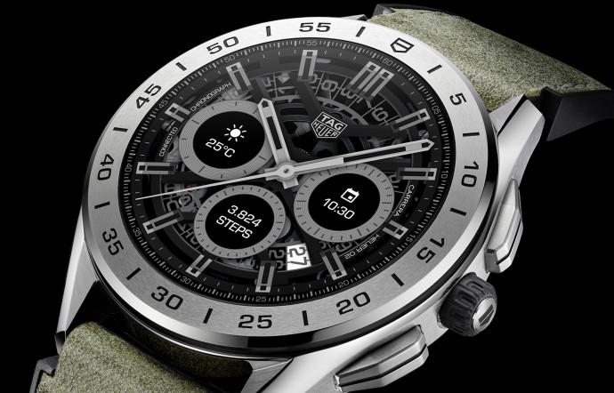 À la fois très élégante et hypersportive, la Tag Heuer Connected est parée de matériaux high-tech. Avec son boîtier en titane, sa lunette en céramique, ses cadrans logiciels exclusifs Tag Heuer, son écran tactile intégral et son bracelet vert en cuir et caoutchouc, la Connected est prête pour l’action avec style.