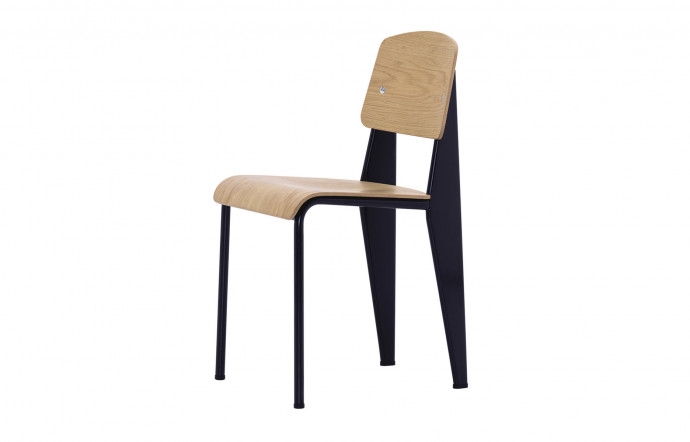 749 €.