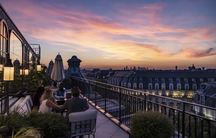 Une vue splendide s’offre aux convives du rooftop de l’hôtel Kimpton.