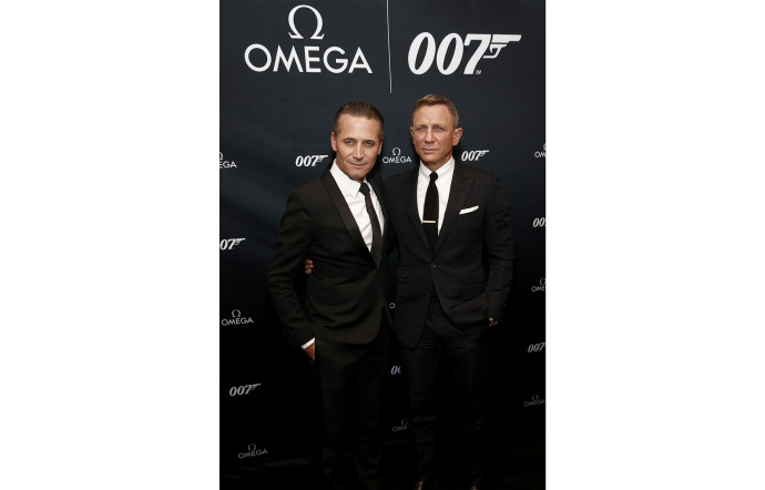 Daniel Craig et Raynald Aeschlimann lors du lancement de la nouvelle Seamaster Diver 300M Edition 007 à New York, en décembre 2019.