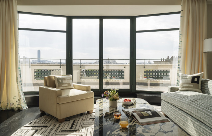 8, quai du Louvre. Tél. +33 (0)1 40 28 00 00. chevalblanc.com – 8 hôtels dans le 1er arrondissement de Paris