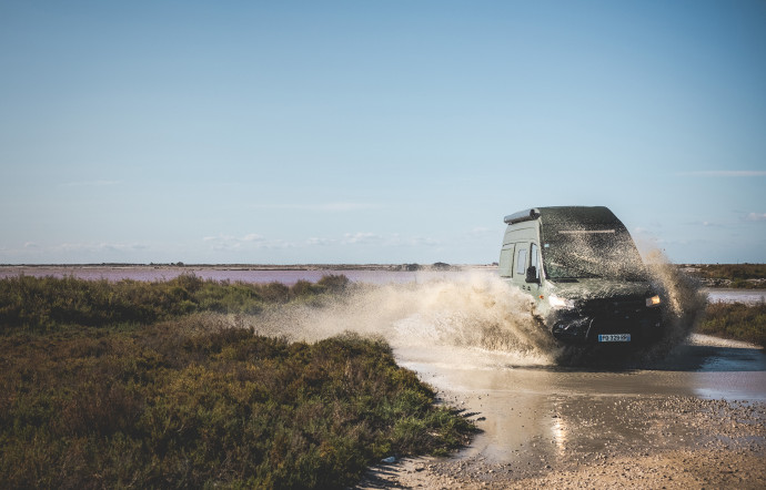 Qui dit Mercedes Sprinter dit… tout terrain !