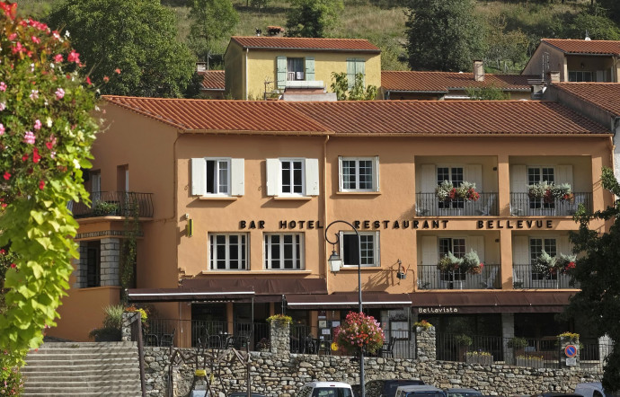 Place du Foiral. hotel-le-bellevue.fr