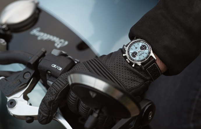 Montre et moto Breitling x Triumph le mariage d’une Top Time et d’une Speed Twin- the good life