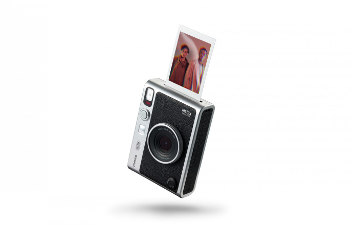 Instax mini Evo, Fujifilm, 199 €. instax.com