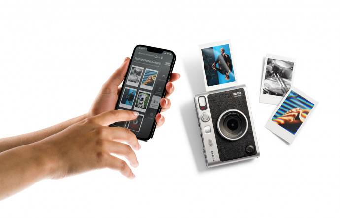 Instax mini Evo, Fujifilm, 199 €. instax.com