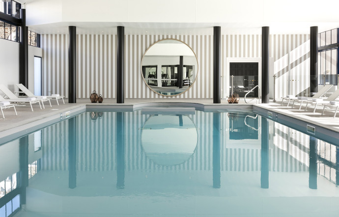 Hôtel Barrière Le Grand Hôtel Dinard. 46, avenue George-V, Dinard. legrandhoteldinard.com
