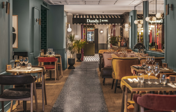 Michael Malapert a imaginé l’hôtel Dandy avec comme introduction son restaurant. Au fond de l’image : le lobby.