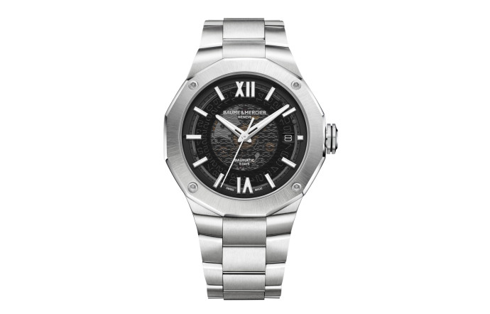Prix : 3 700 €. – Les montres classiques de 2022